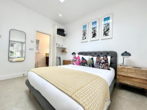 Tropical Gardens 1 bed cottage Central Newlyn